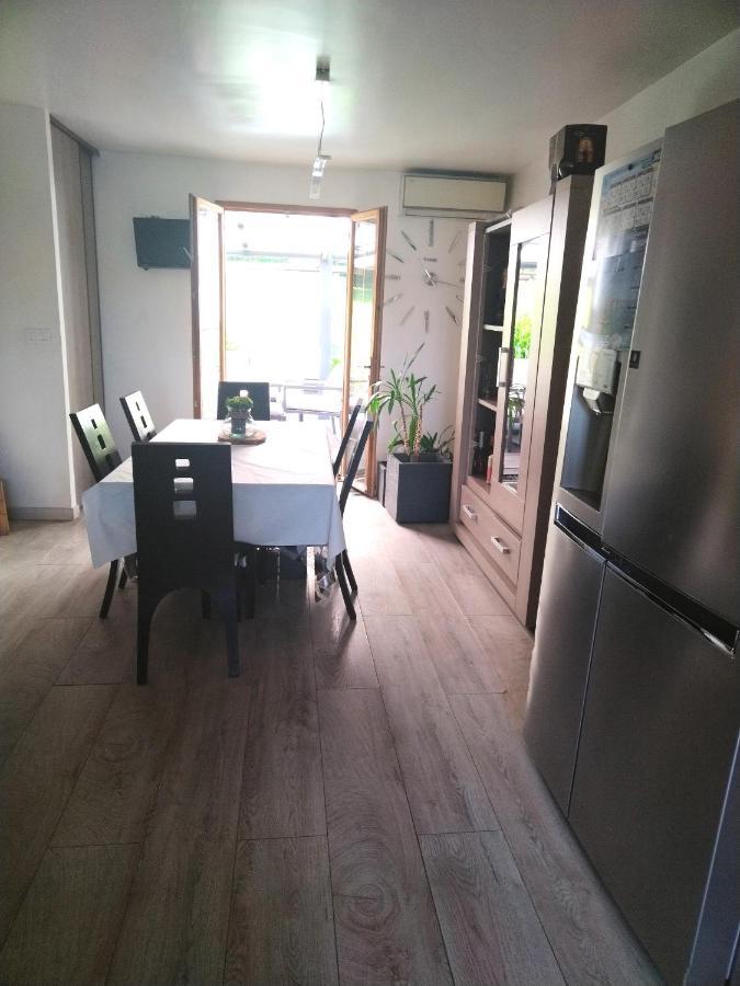 Agreable Chambre Double Avec Salle D'Eau Privative Le Mesnil-Theribus Екстер'єр фото